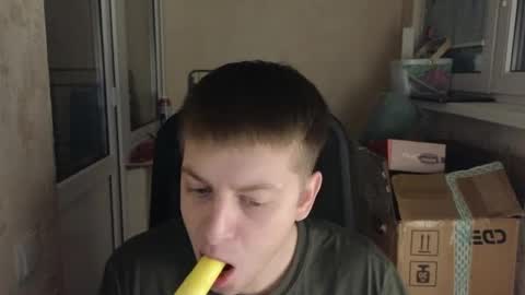 Snapshot of danila_trezzini chatting on March 30, 8:54 pm danila online show from March 30, 8:54 pm