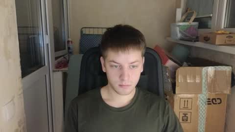 Snapshot of danila_trezzini chatting on April 1, 2:12 am danila online show from April 1, 2:12 am