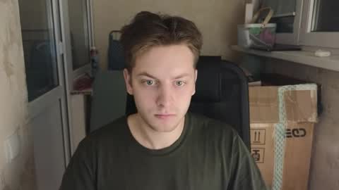 Snapshot of danila_trezzini chatting on April 1, 9:12 pm danila online show from April 1, 9:12 pm