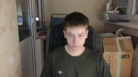 Snapshot of danila_trezzini chatting on April 2, 8:28 pm danila online show from April 2, 8:28 pm