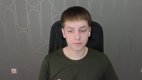 Snapshot of danila_trezzini chatting on April 3, 9:46 pm danila online show from April 3, 9:46 pm