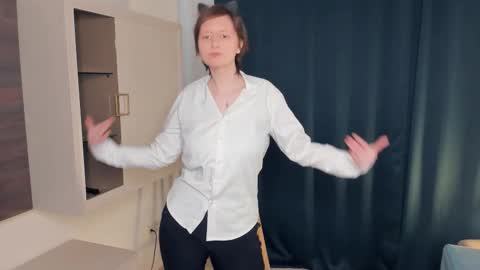 Dani online show from February 3, 8:19 am