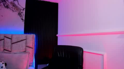 Dani Phonenix online show from October 27, 7:18 pm