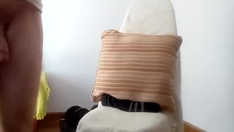 Snapshot of daniroca8 chatting on April 2, 2:15 pm daniroca8 online show from April 2, 2:15 pm