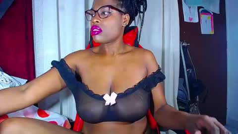 danisabrownn online show from November 21, 7:12 pm