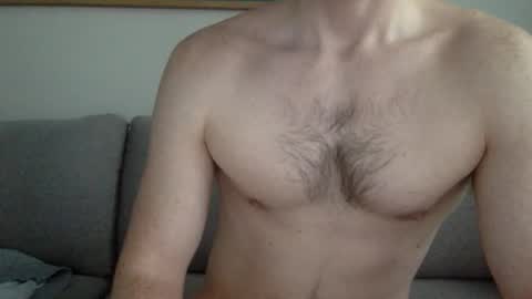 Snapshot of danishguysdicks chatting on February 6, 8:51 am Buzzy online show from February 6, 8:51 am