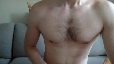 Snapshot of danishguysdicks chatting on February 14, 12:02 pm Buzzy online show from February 14, 12:02 pm