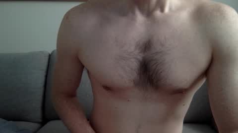 Snapshot of danishguysdicks chatting on February 20, 10:27 am Buzzy online show from February 20, 10:27 am