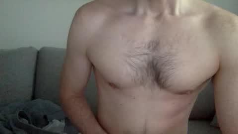 Snapshot of danishguysdicks chatting on February 27, 7:52 am Buzzy online show from February 27, 7:52 am