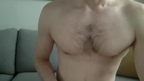 Snapshot of danishguysdicks chatting on April 8, 1:11 pm Buzzy online show from April 8, 1:11 pm