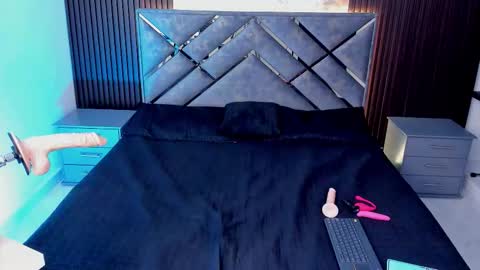 Dani whatson online show from September 20, 2:01 am