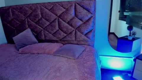 danix_coruscans online show from January 18, 1:30 am