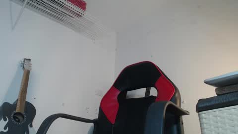 Snapshot of dann_hill1 chatting on March 4, 2:27 am dann hill1 online show from March 4, 2:27 am