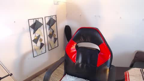 Snapshot of dann_hill1 chatting on October 27, 8:46 pm dann hill1 online show from October 27, 8:46 pm