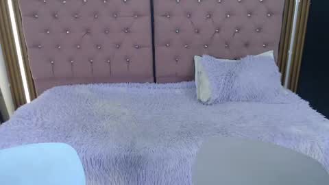 Danniela y Victoria online show from May 18, 7:31 pm