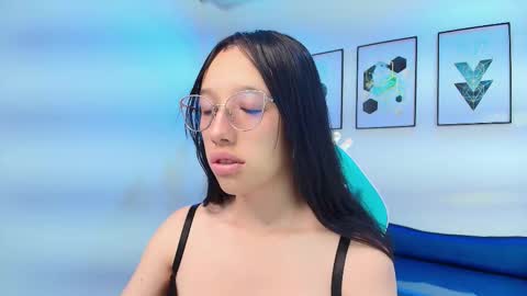 Snapshot of danna_andreews chatting on February 6, 8:01 pm Danna online show from February 6, 8:01 pm