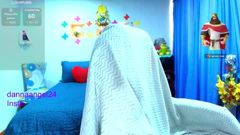 Snapshot of danna_angel chatting on March 27, 10:09 pm Danna online show from March 27, 10:09 pm