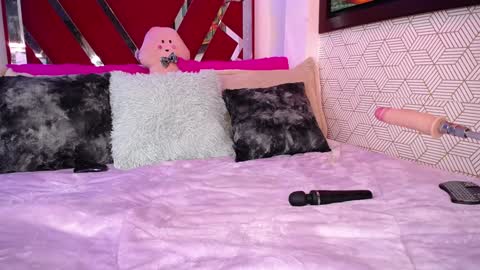 Snapshot of danna_ferri_ chatting on December 20, 8:12 pm DANNA online show from December 20, 8:12 pm