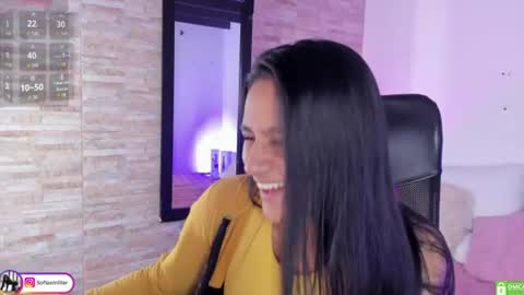 Snapshot of danna_gomez19 chatting on June 9, 9:15 pm Sofia online show from June 9, 9:15 pm