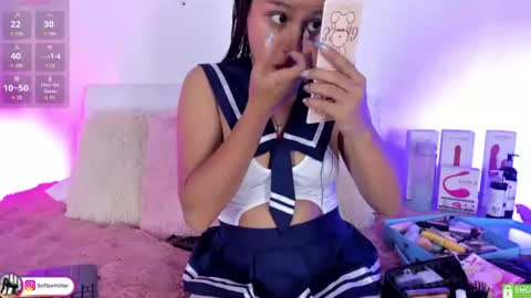 Snapshot of danna_gomez19 chatting on July 2, 6:58 pm Sofia online show from July 2, 6:58 pm