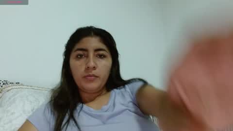 Snapshot of danna_peterson chatting on May 17, 11:23 pm Danna online show from May 17, 11:23 pm
