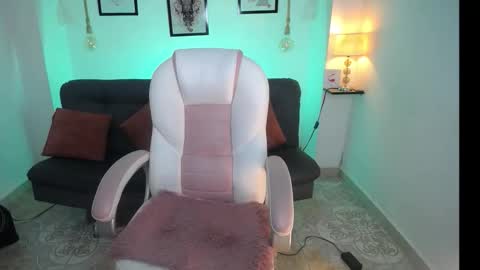 Danna online show from December 16, 10:48 pm