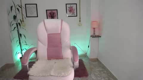 Danna online show from May 8, 10:59 pm