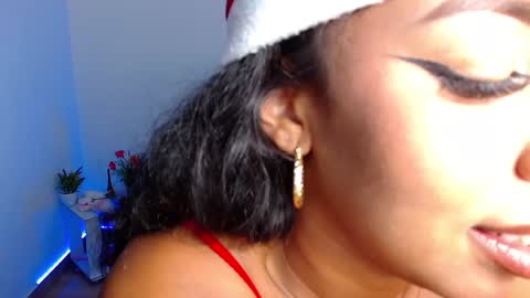 Snapshot of danna_schmidt23 chatting on December 17, 10:12 am Danna online show from December 17, 10:12 am