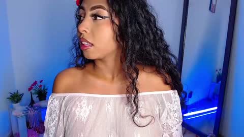Snapshot of danna_schmidt23 chatting on January 16, 10:53 am Danna online show from January 16, 10:53 am