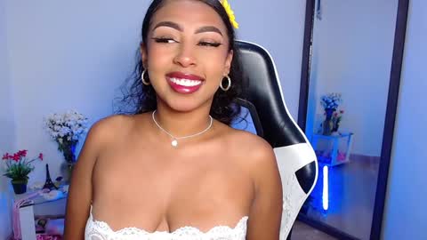 Snapshot of danna_schmidt23 chatting on February 1, 7:57 am Danna online show from February 1, 7:57 am
