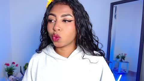 Snapshot of danna_schmidt23 chatting on February 4, 8:02 am Danna online show from February 4, 8:02 am