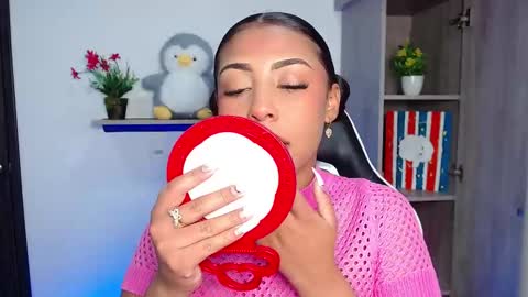 Danna online show from February 4, 10:54 am