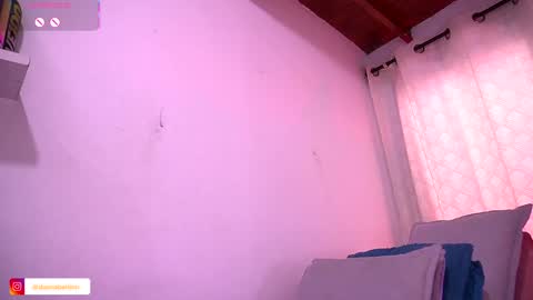 Snapshot of dannaberlin chatting on October 10, 7:24 pm Danna Berlin online show from October 10, 7:24 pm