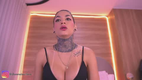 Danna Berlin  online show from May 17, 7:21 pm