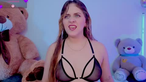 Danna online show from May 22, 1:39 pm