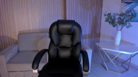 Danna Cruz  online show from October 14, 7:03 pm