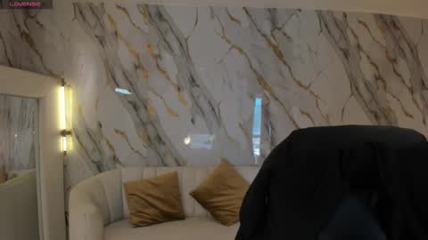 Danna Cruz  online show from January 5, 7:17 pm