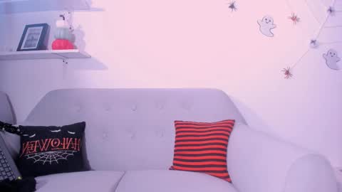 Snapshot of dannahyde chatting on October 10, 5:23 pm Insta DannaBlueX online show from October 10, 5:23 pm