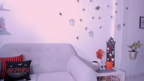 Snapshot of dannahyde chatting on October 13, 6:08 pm Insta DannaBlueX online show from October 13, 6:08 pm