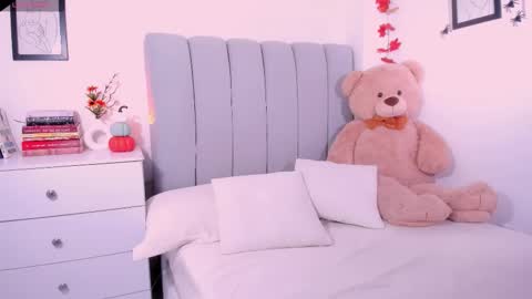 Snapshot of dannahyde chatting on October 30, 5:35 pm Insta DannaBlueX online show from October 30, 5:35 pm