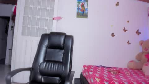 Danna Sofia jeins online show from January 10, 1:02 pm