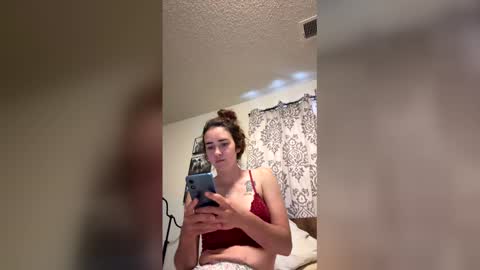 Snapshot of danni26_ chatting on June 7, 6:22 pm danni26_ online show from June 7, 6:22 pm