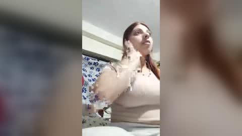 Snapshot of danni_milk69 chatting on June 29, 1:01 am danni_milk69 online show from June 29, 1:01 am