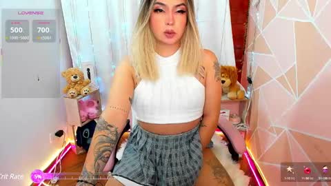 Snapshot of dannia_13 chatting on March 11, 1:48 am dannia_13 online show from March 11, 1:48 am