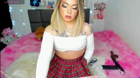 Snapshot of dannia_13 chatting on May 12, 12:52 am dannia_13 online show from May 12, 12:52 am