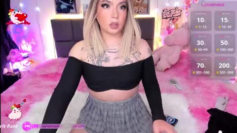Snapshot of dannia_13 chatting on June 9, 3:40 am dannia_13 online show from June 9, 3:40 am