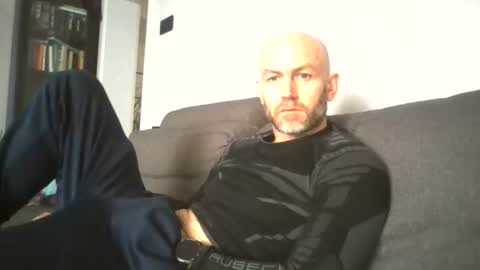 Snapshot of danny81boy chatting on February 13, 10:00 am danny81boy online show from February 13, 10:00 am