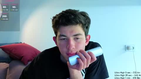 Snapshot of danny__magic chatting on October 16, 7:15 pm danny__magic online show from October 16, 7:15 pm