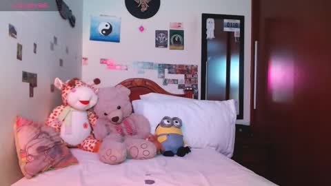 phantom555 online show from December 14, 9:45 pm