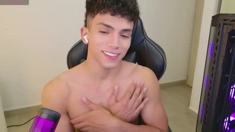 D A N N Y online show from September 27, 1:32 am